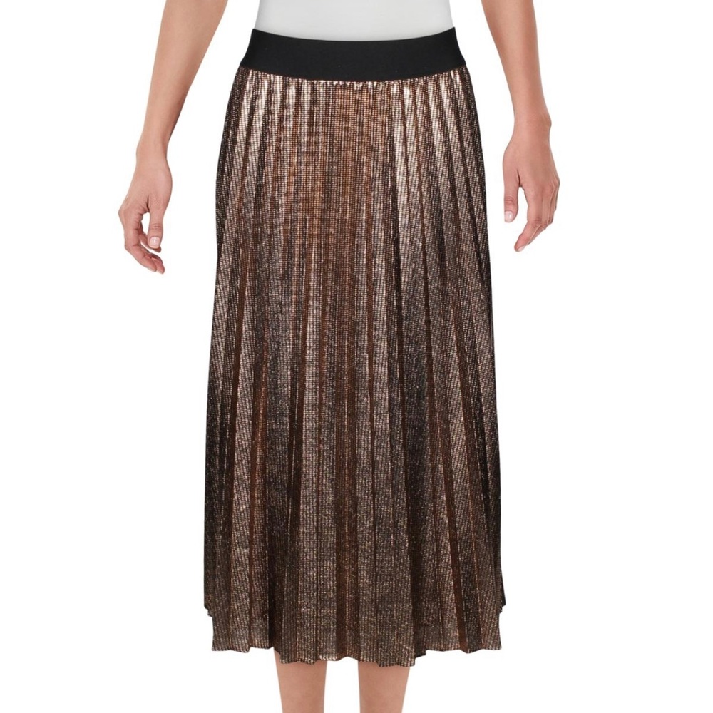 Pleated skirt